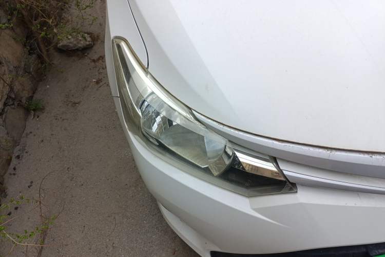 Used Toyota Vios 2014 1.3L Manual Value Edition Right Front Headlight