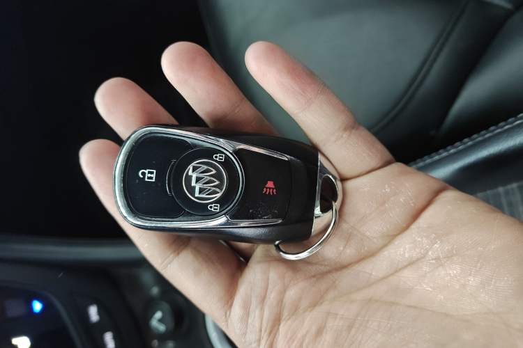 Used Buick Envision 2018 20T Two-Wheel-Drive Elite Model
