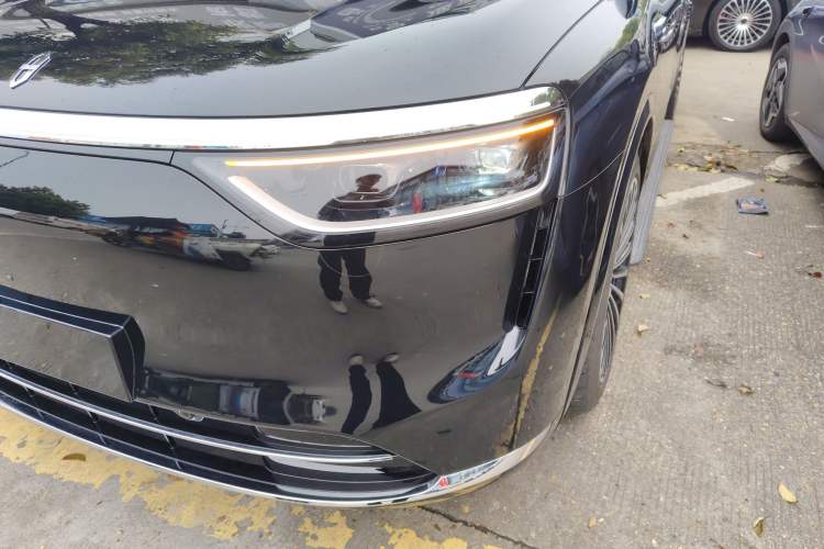 Used Hima AITO M8 2025 Extended-Range Ultra Version 53.4 kWh 6-Seater Edition
