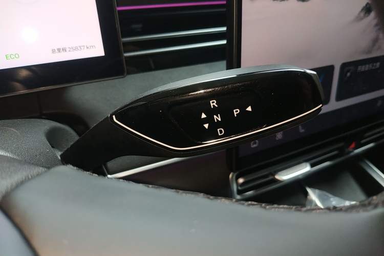 Used Chery Fengyun A8L 2025 1.5 TGDI 145 km Luxury Version