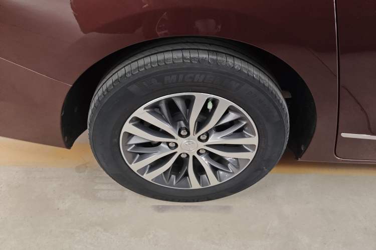 Used Buick GL8 2022 ES Landtrek 653T Comfort Edition