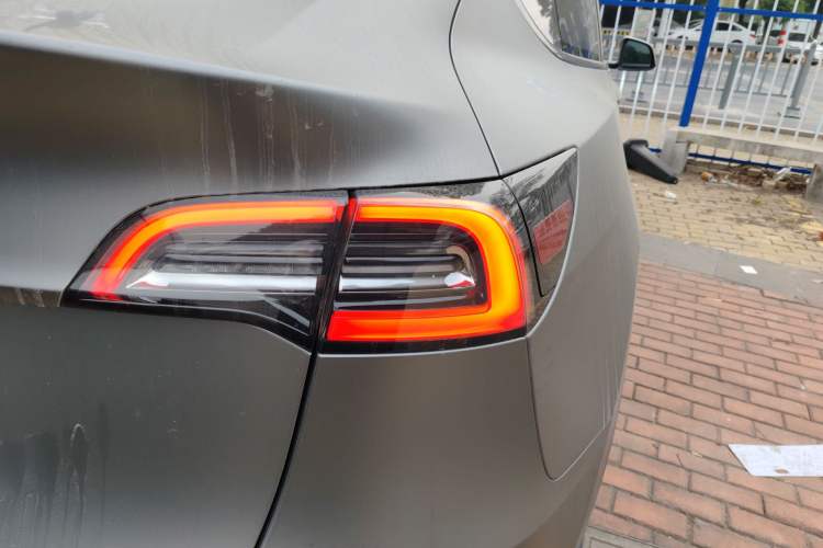 Used Tesla Model Y 2023 Long-Range All-Wheel-Drive Version
