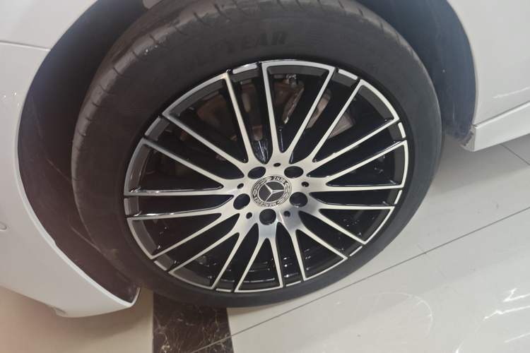 Used Mercedes-Benz C-Class 2023 Restyled C 260 L Sport Edition Exterior 4