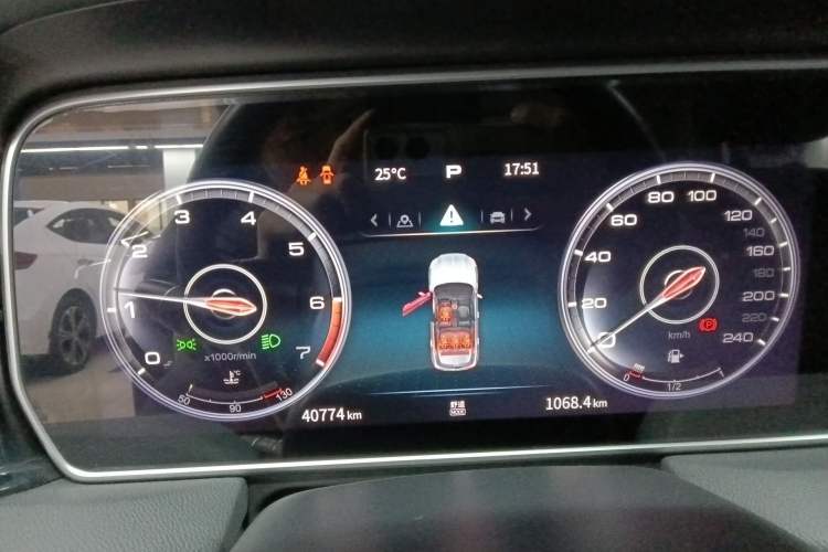 Used Hongqi HS5 2022 Revised Version 2.0T Smart Connect Flagship Edition Instrument Cluster