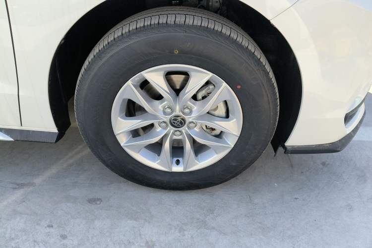 Used Toyota Granvia 2026 Model 2.5L Hybrid Comfort Edition