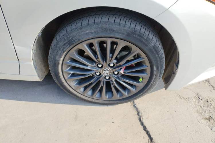 Used Toyota Avalon 2019 2.0L XLE Premium Edition China VI