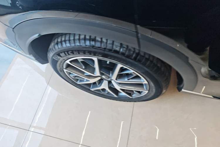 Used GAC Trumpchi GS8 2024 Linghang Series 2.0 TGDI Two-Wheel Drive Luxury Smart Connectivity Version Exterior 5