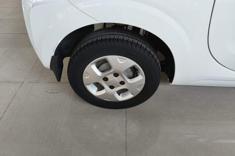 Used Roewe Clever 2021 302 km New Four-Seater Super-Efficient Version
