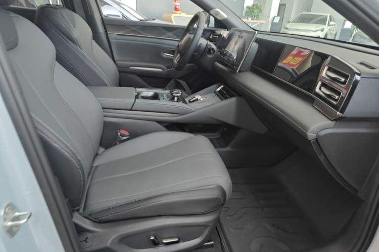 Used BYD Qin L 2025 DM-i Smart Drive 120KM Superior Model