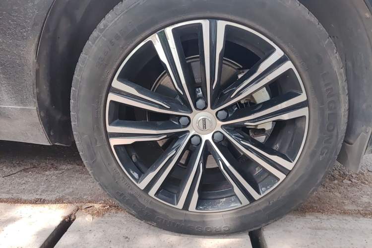 Used Volvo XC60 2022 B5 4x4 Smart Luxury Edition
