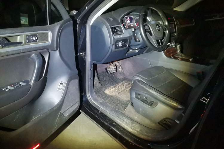 Used Volkswagen Touareg 2011 3.0 TSI Standard Version
