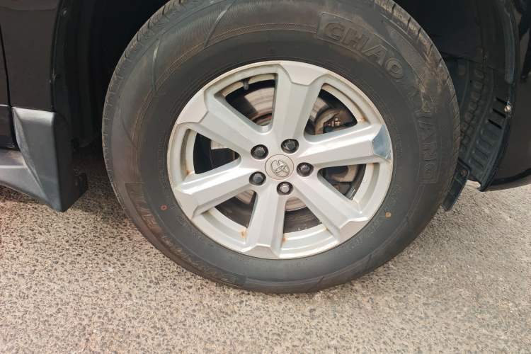 Used Toyota Highlander 2009 3.5L 4x4 7-Seater Elite Edition Right Front Wheel Hub