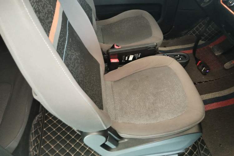 Used Wuling Hongguang MINIEV 2020 Zizai Version Lithium-NMC Right Front Seat