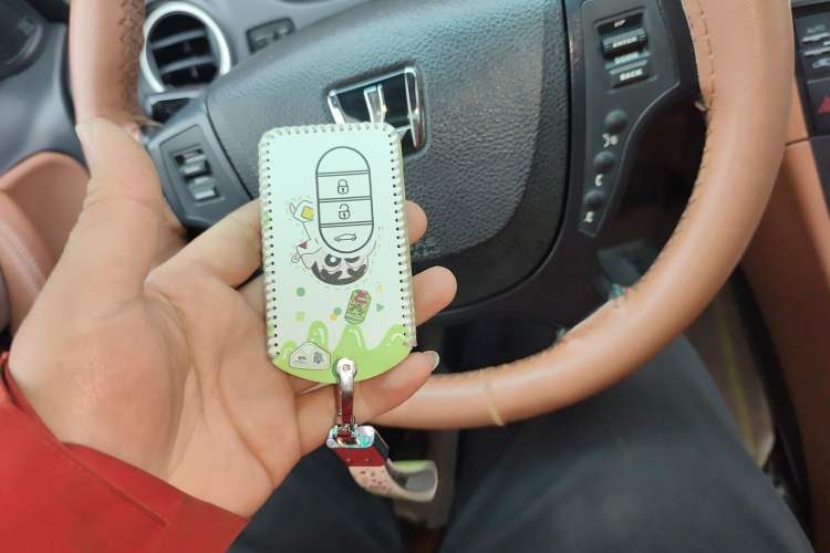 Used Luxgen Great 7 SUV 2013 Limited-Edition Sharp Model 2.2T Two-Wheel-Drive Smart Version