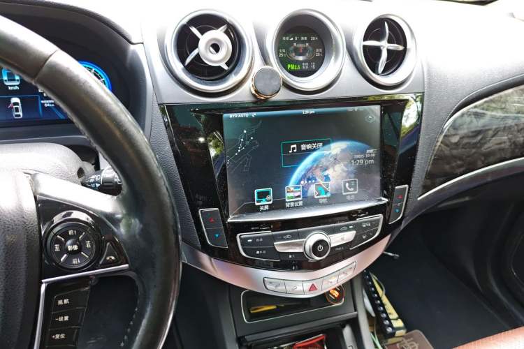 Used BYD Tang New Energy 2015 2.0T Four-Wheel-Drive Flagship Model