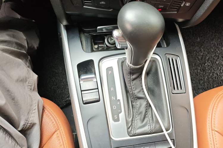 Used Audi A4L 2012 2.0 TFSI automatic standard version