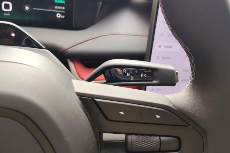 Used Xiaomi Auto SU7 2024 Four-Wheel Drive Ultra-Long Range Advanced Intelligent Driving Max Edition