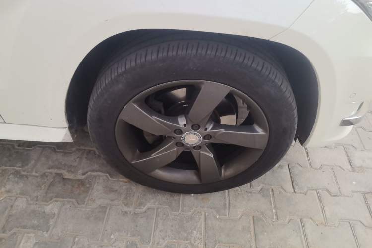 Used Mercedes-Benz GLK-Class 2013 GLK 300 4MATIC Dynamic Sunroof Model Right Front Wheel Hub