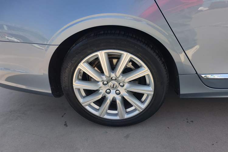 Used Volvo S90 2020 Facelift T5 Smart & Luxurious Edition