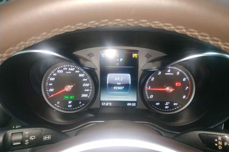 Used Mercedes-Benz GLC 2018 GLC 260 4MATIC Luxury Model
