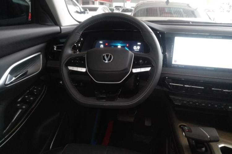 Used Changan X7 PLUS 2024 1.5T Automatic Luxury 7-Seater
