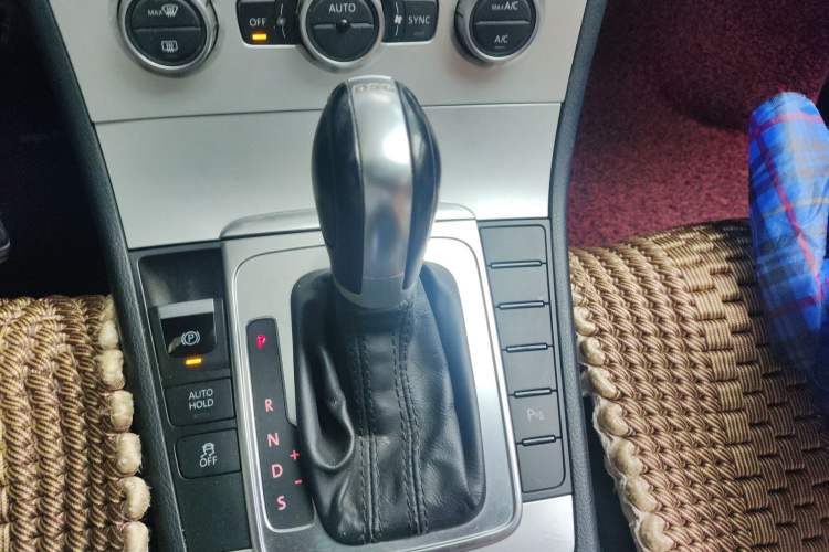 Used Volkswagen Magotan 2013 2.0 TSI Luxury Model Gear Lever