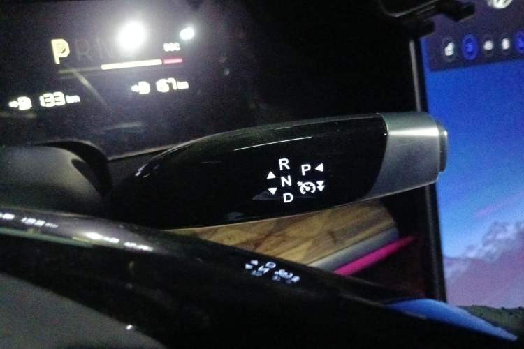 Used NETA S 2022 Extended-Range Version 1160 km Range Rear-Wheel-Drive Compact Edition Gear Lever