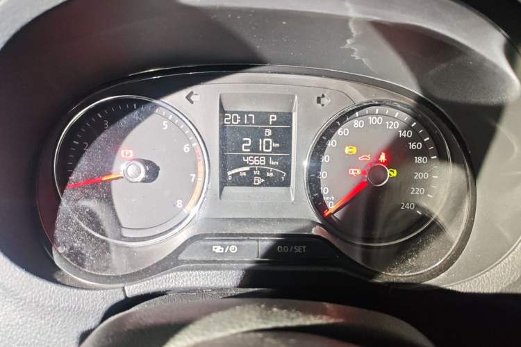 Used Volkswagen Polo 2016 1.6L Automatic Comfort Model
