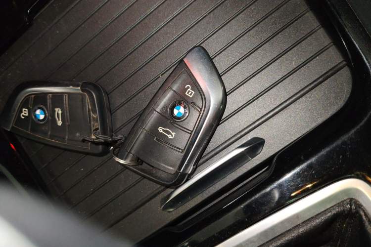 Used BMW 1 Series 2018 118i Sport Edition Vehicle Key