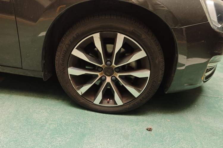 Used Volvo S60 2018 S60L T3 Smart Progress Edition Right Front Wheel Hub