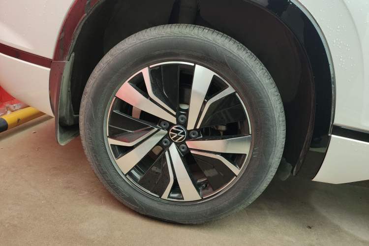 Used Volkswagen Tayron GTE Plug-in Hybrid 2022 1.4T Luxury Edition Right Rear Wheel Hub