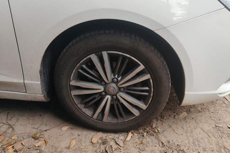 Used Roewe i5 2019 1.5L Manual 4G Connectable Langhao Edition Right Front Wheel Hub