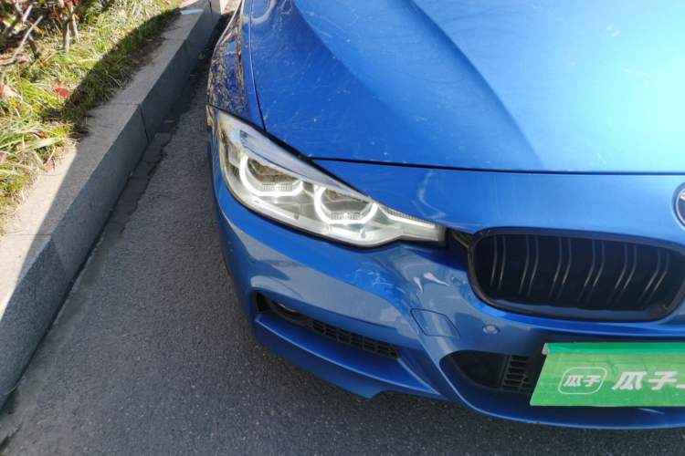 Used BMW 3 Series 2018 320i M Sport Package Right Front Headlight