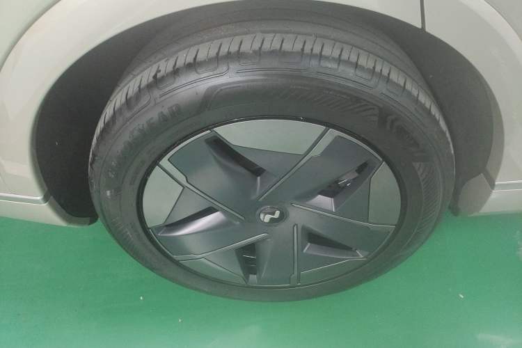 Used ONVO Luxeed L90 2025 Model—Pro Six-Seater Version Exterior 5