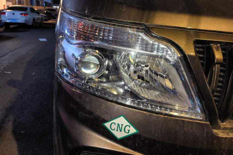 Used CHANGAN KAICHENG Ruixing M60 2023 1.6L CNG Comfort-Grade 6-Seater Passenger Vehicle Right Front Headlight