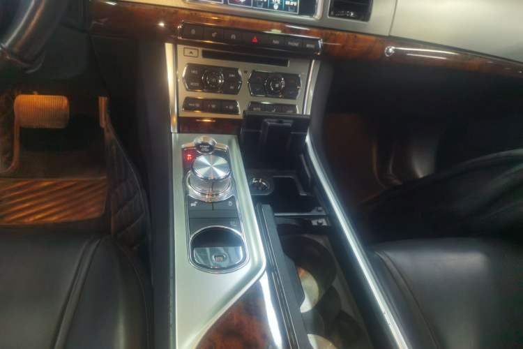 Used Jaguar XF 2015 XF 2.0T 80th Anniversary Limited Edition Luxury Model Gear Lever