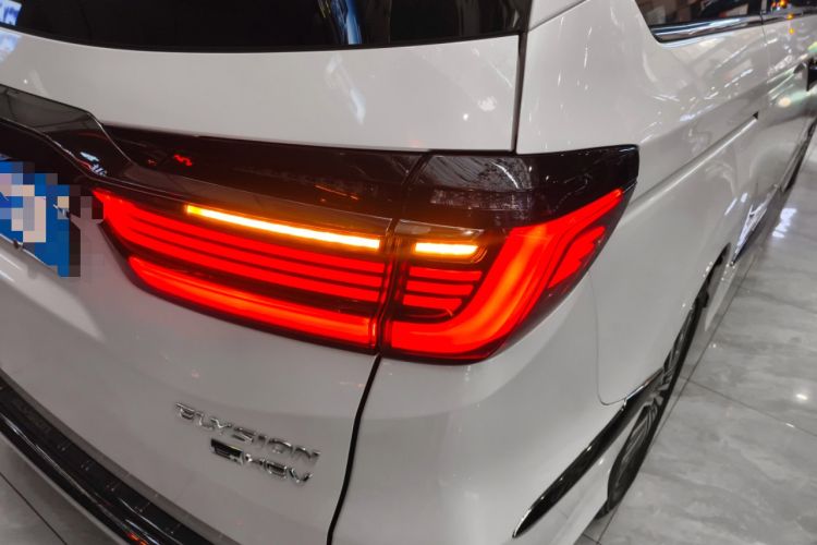 Used Honda Elysion 2022 2.0L eHEV Luxury Edition
