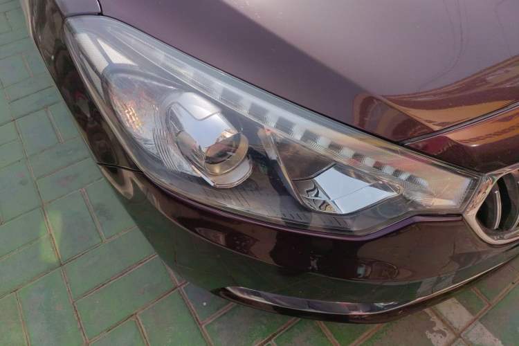 Used Kia K3 2013 1.6L Manual GLS Right Front Headlight