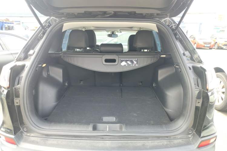 Used Jeep Cherokee 2019 2.0T Two-Wheel Drive Smart Enjoyment Version China V