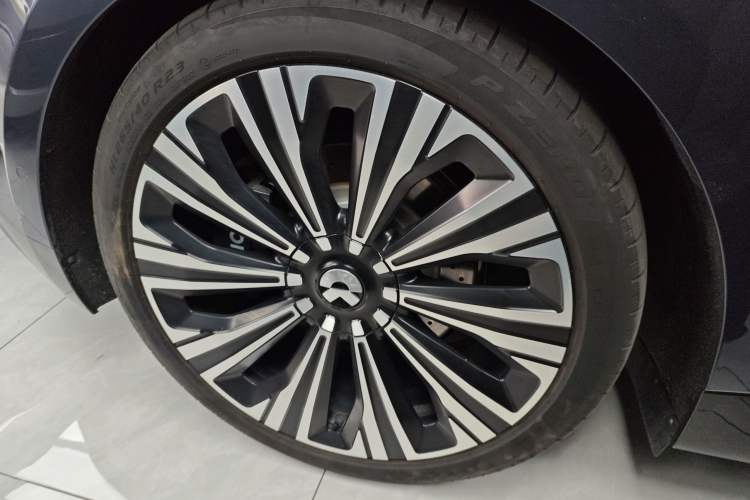 Used Nio ET9 2025 100kWh Signature Edition Right Rear Wheel Hub
