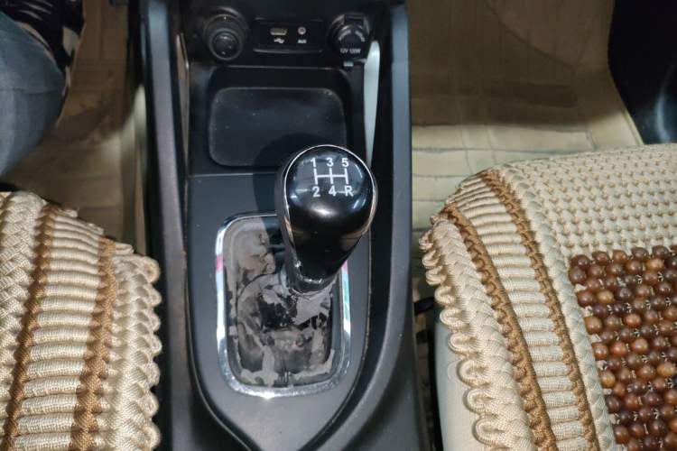 Used CHANGAN CS35 2014 1.6L Manual Luxury Model China IV Standard