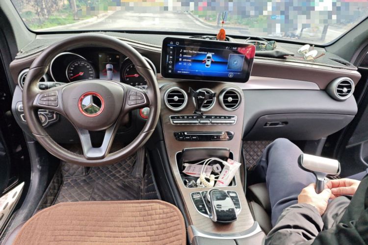 Used Mercedes-Benz GLC 2018 GLC 300 4MATIC Sport Edition Center Console