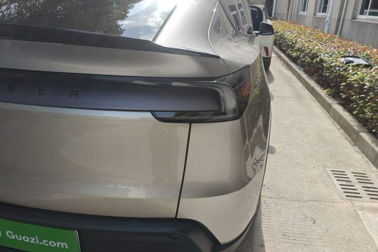 Used Tesla Model Y L 2025 Model Long-Range All-Wheel-Drive Version
