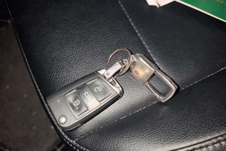 Used Volkswagen T-ROC 2021 280TSI DSG Two-Wheel Drive R-Line Pro Connected Version
