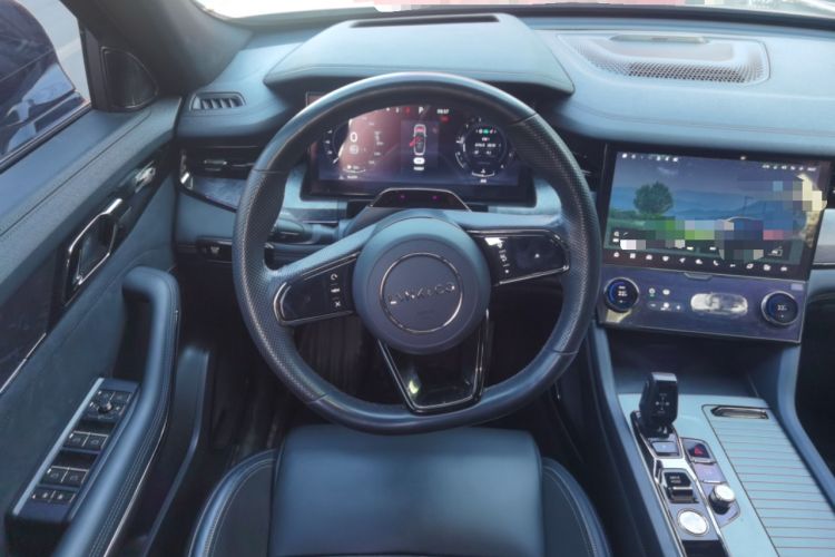 Used Lynk & Co 09 2021 2.0T Halo Seven-Seater