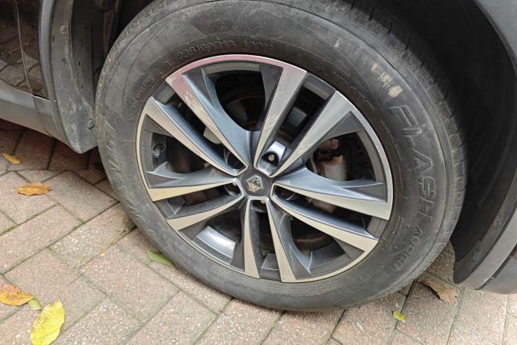 Used Renault Koleos 2018 2.5L Two-Wheel Drive 120th Anniversary Limited Edition Right Front Wheel Hub