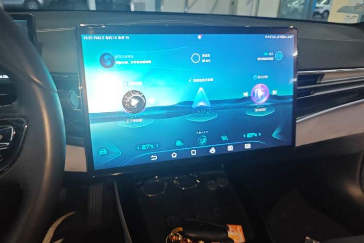 Used BYD Seal 2022 550 km Standard Range Rear-Wheel Drive Elite Version Audio And AC Panel