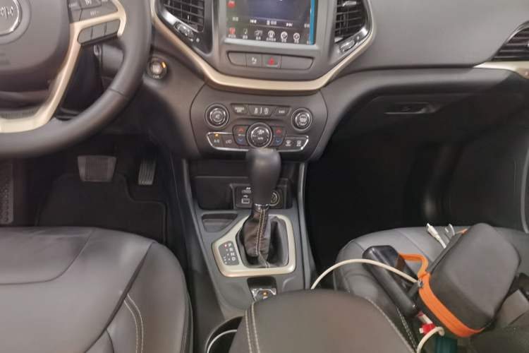 Used Jeep Cherokee 2016 2.4L Leading Smart Version