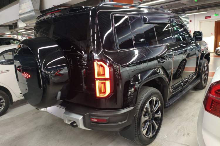 Used Formula Leopard 5 2023 Navigator Edition
