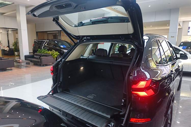 Used BMW X5 2023 xDrive 30Li Luxury M Sport Night Edition Package